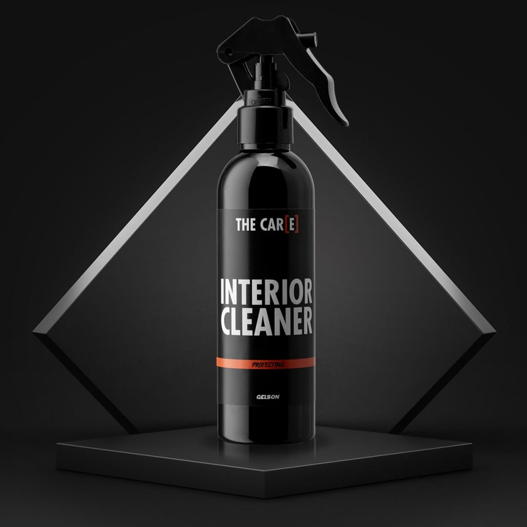 Interior Cleaner pulisce efficacemente gli interni dell’auto