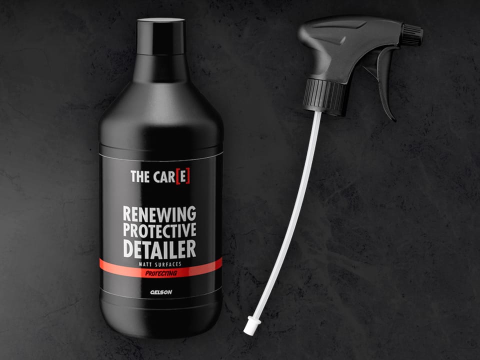 Quick detailer spray rigenerante e protettivo da 500ml specifico per le superfici opache dell’auto