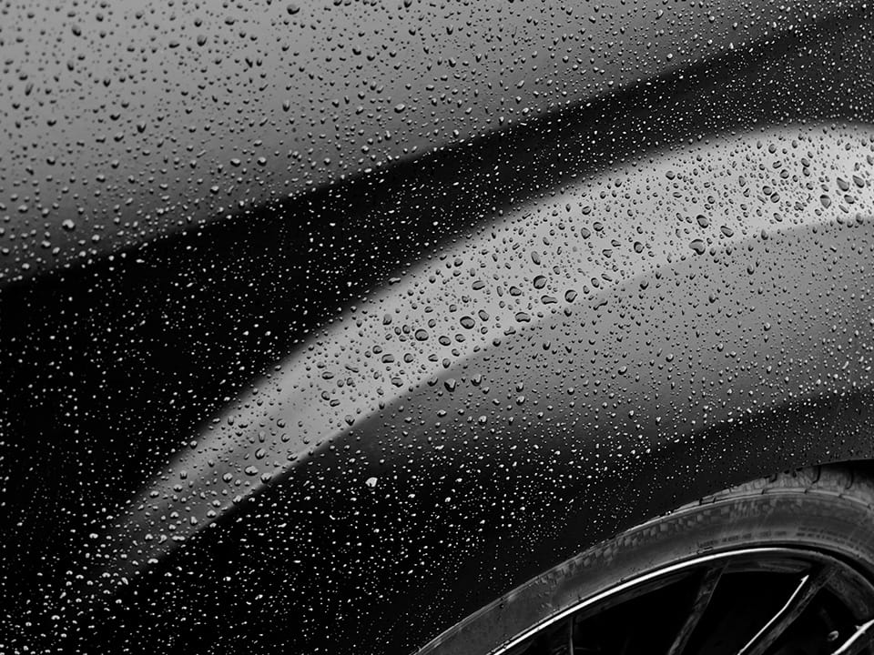 Il detergente auto per vernice opaca protegge le superfici trattate a lungo da acqua e agenti contaminanti