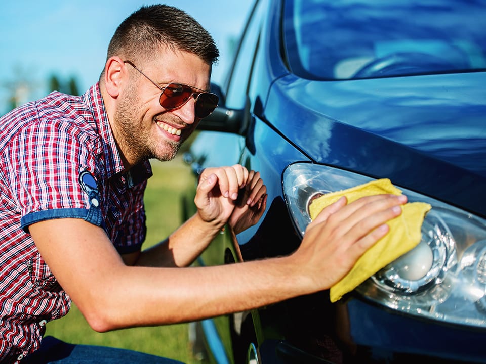 Glass cleaner è efficace su tutte le superfici in vetro dell’auto