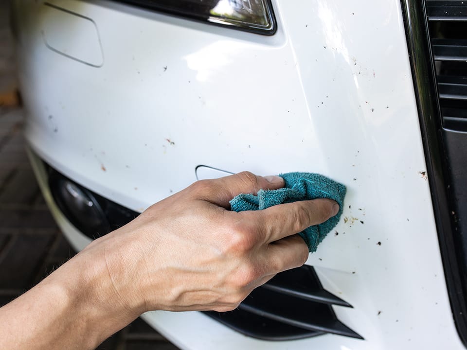 La decontaminazione meccanica dell’auto rimuove efficacemente i contaminanti sull’auto